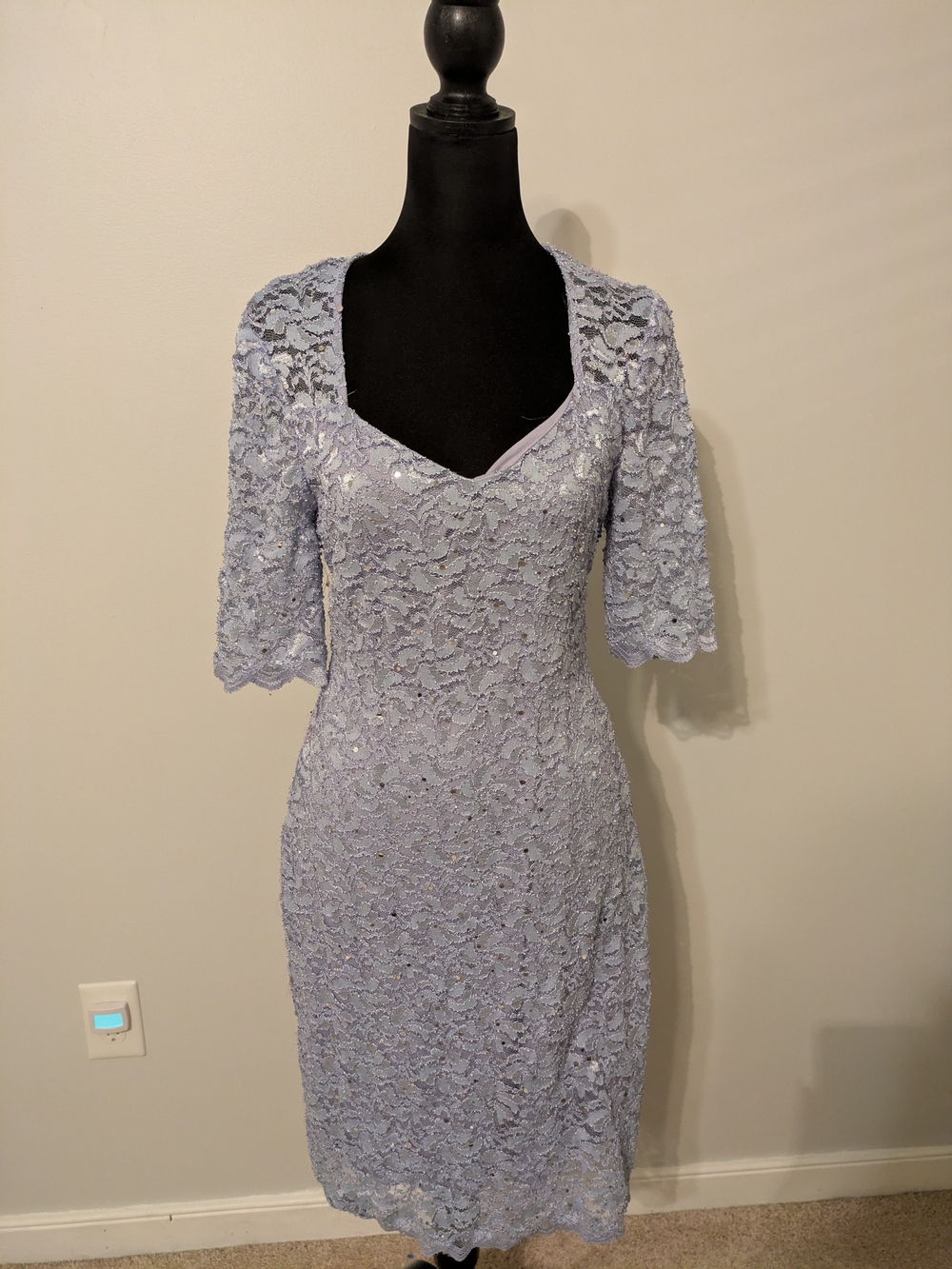 Connected Apparel Lace Sheath Dress Size 10 Scalloped Sleeves And Sequins